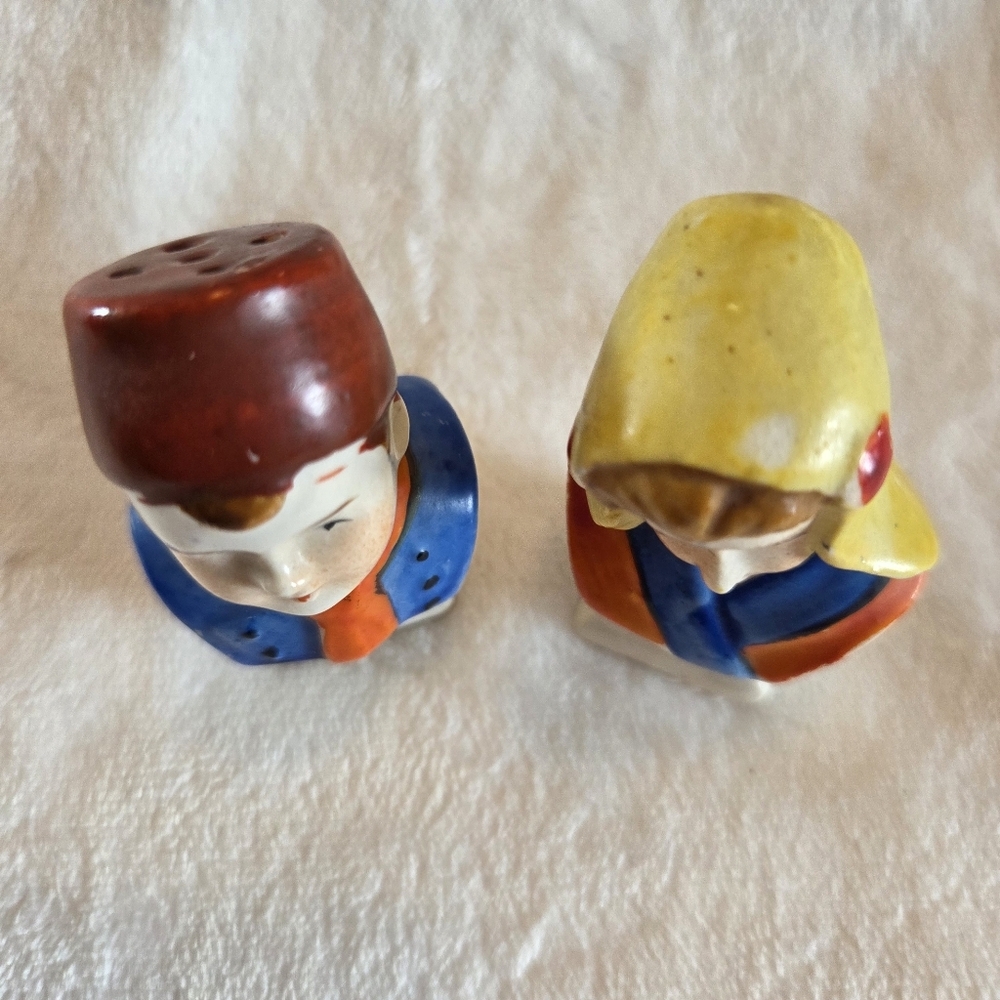 Salt & Pepper Shakers Man and Woman Bust Vintage Made In Occupied Japan Ceramic - Picture 2 of 10